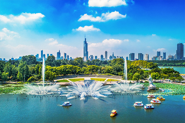 为满足广大游客需求,现推出莲花广场音乐喷泉点播服务.